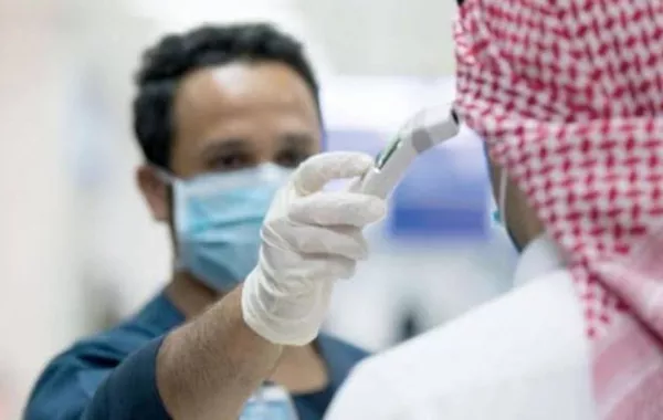 الصحة السعودية توضح موقف المحصنين من كورونا في حالة مخالطة مصابين