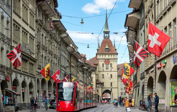 سويسرا تفتح حدودها للضيوف من دول مجلس التعاون الخليجي في 28 يونيو الجاري