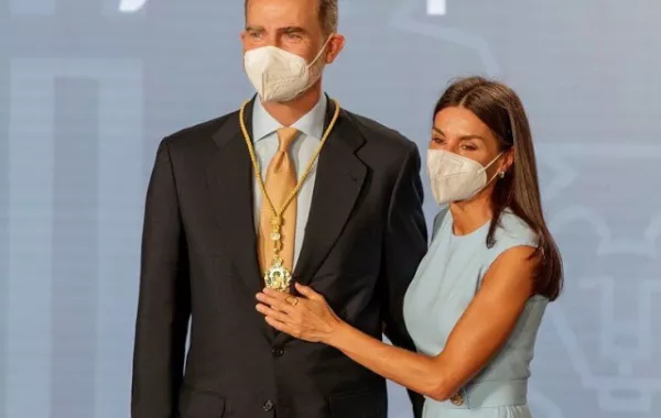 الملك فيليب يحصل على وسام الشرف الأندلسي الأول في قصر سان تيلمو