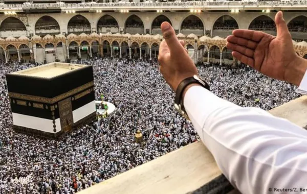 الحج والعمرة: لا يمكن إضافة الخال أو العم كمَحرَم للراغبات في الحج