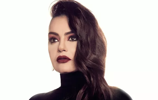 مكياج عيون من وحي شريهان