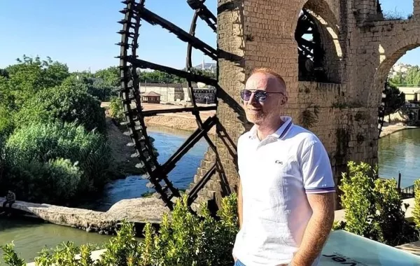 بالصور .. مصطفى الخاني يعلن عن تشكيل عصابة ويعلق: خذوا حذركم 