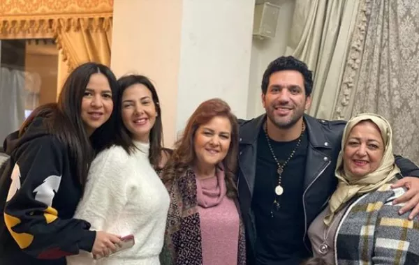 دلال عبد العزيز لا تزال بغرفة العناية المركزة ووضع أجهزة الأكسجين على فمها