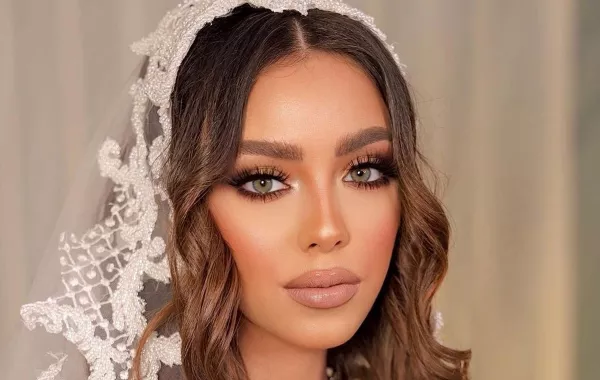 خطوات تطبيق مكياج جذاب لعروس 2021