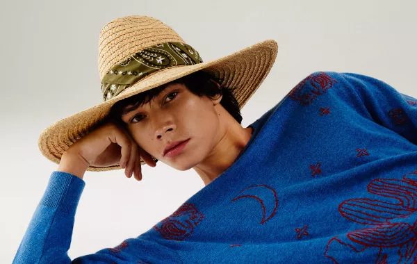 للرجل... اختر قبّعتك من عروض ربيع وصيف 2021