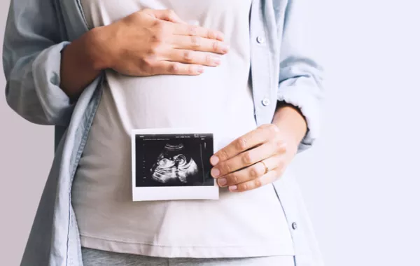 متى يظهر كيس الحمل بالرحم؟ 