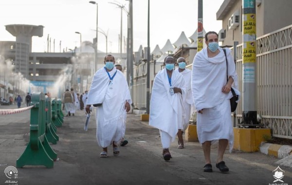 السعودية تعلن عن شروط أداء العمرة للقادمين من الخارج