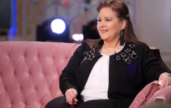 النجوم العرب ينعون دلال عبد العزيز.. الكثير من الحزن والدعوات لـ دنيا وإيمي بالصبر