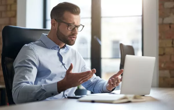 كمبيوتر ديل XPS 13 بميزاتٍ مثيرة للجدل