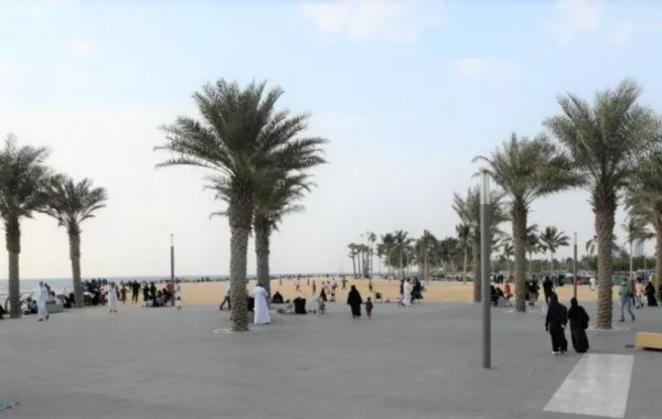 الواجهات البحرية والحدائق العامة بجدة تشهد إقبالا من الزوار