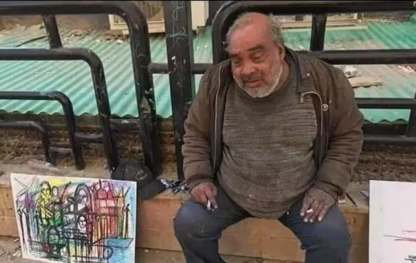 الفنان أحمد شوقي عبد الحكيم نجل الفنان شوقي عبد الحكيم - الصورة من صفحة أطفال وكبار بلا مأوى على فيسبوك