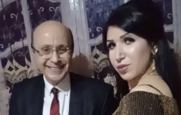 مجدي صبحي ومنى الألفي - الصورة من حسابها على الفيس بوك