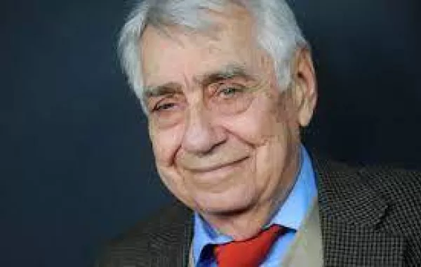 الممثل فيليب بيكر هول - الصورة من موقع World Time Todays