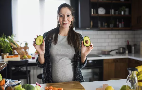 فوائد تناول الأفوكادو أثناء الحمل