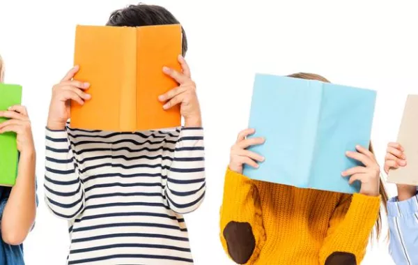 صورة تعبيرية عن التزود بالمعرفة