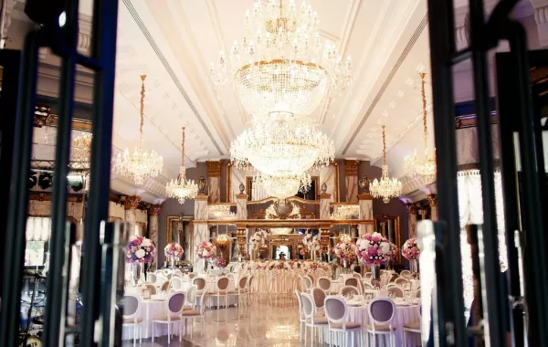 تصميم الديكور في العرس الفخم