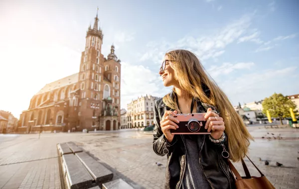زيارة الأماكن السياحية قليلة التكلفة أو المجانية