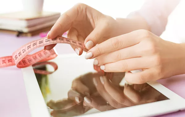 كيف أتجنب زيادة الوزن في عيد الفطر
