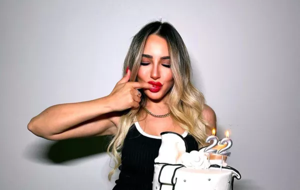 ساندي تخصم 15 عاما من عمرها: حبدأ من أول وجديد