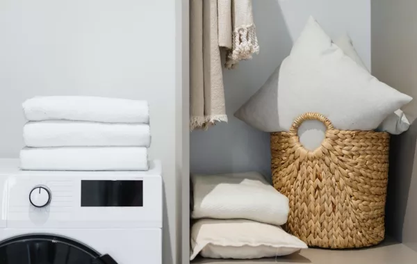 الطريقة الصحيحة لغسل وسادات الرأس