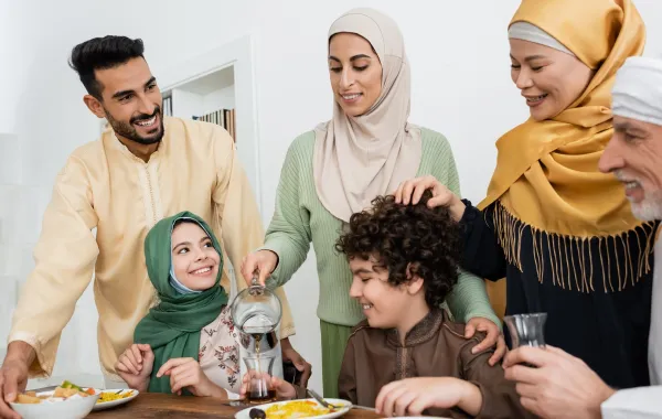عادات غذائية كارثية يجب توقف طفلك عنها في عيد الأضحى