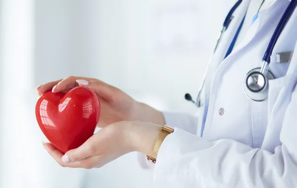 الوقاية من الأمراض المزمنة ليست صعبة.. فقط اتبعي بعض النصائح للاهتمام لالصحة النفسية والحد من التوتر إضافة الى التغذية السليمة واتباع روتين رياضي 