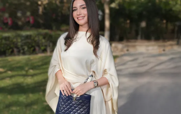 على خطى شقيقتها نارين.. شيرين بيوتي تتألق في ليلة الحنة 