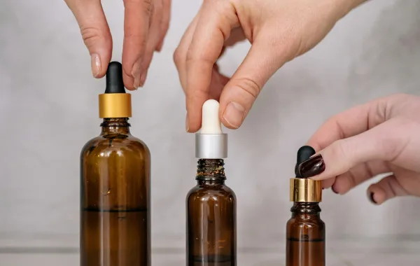 تعطير الحمام من أهم الخطوات التي يجب القيام بها كي يكون في حالة نظيفة ورائحة منعشة.. تعرفي إلى كيفية صناعة معطر للحمام بمكونات طبيعية