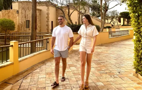 العروس زين قطامي وسيليو صعب (الصورة من صفحة زين قطامي على إنستغرام)