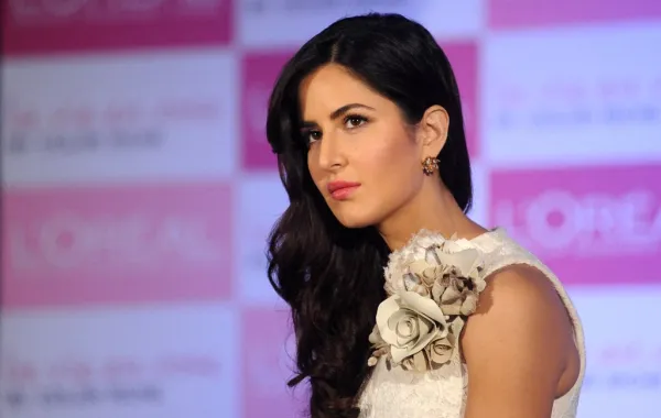 كاترينا كيف في حفل لوريال، مومباي (Katrina Kaif in L‘Oreal products event in Mumbai). مصدر الصورة: AFP