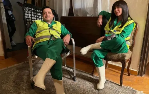 محمد هنيدي ومنى زكي من فيلم الجواهرجي- الصورة من صفحة هنيدي على فيسبوك