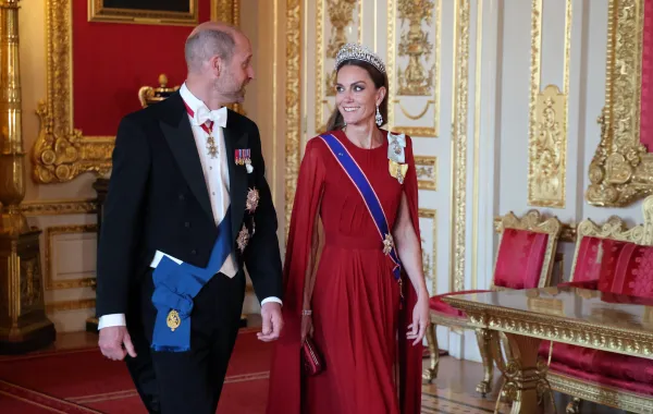 الأمير ويليام وكيت ميدلتون في قلعة وندسور ( Prince William and Kate Middleton at Windsor Castle ). مصدر الصورة:Ludovic MARIN / POOL / AFP