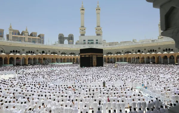 الهيئة توزع "سوار الأمان" في نقاط محددة داخل المسجد الحرام 