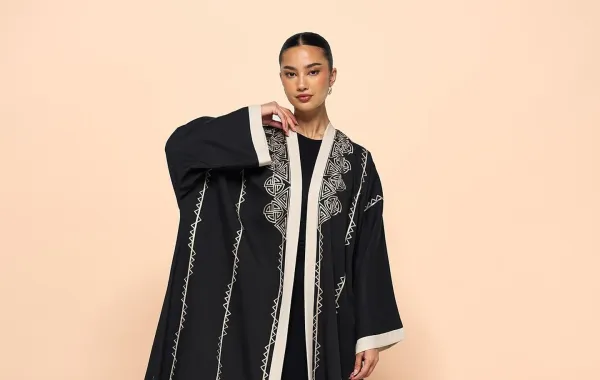 عباية من Des Farah - الصورة من حساب الماركة على إنستغرام