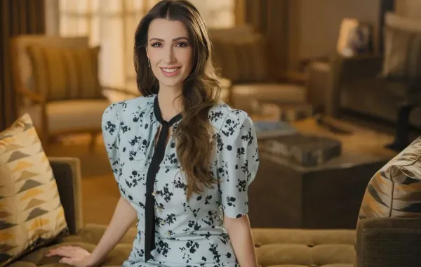 اكتشفي 6 ألوان تفضِّلها الأميرة رجوة الحسين في إطلالاتها الرسمية 