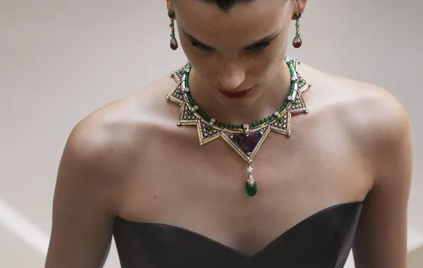 عقد من مجموعة Virtuosity من لويس فويتون هاي جولوري Louis Vuitton High Jewellery - الصورة من العلامة 