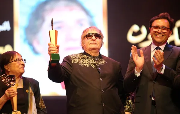 محيي إسماعيل لحظة تكريمه في المهرجان القومي للمسرح - الصورة من اللجنة الإعلامية للمهرجان