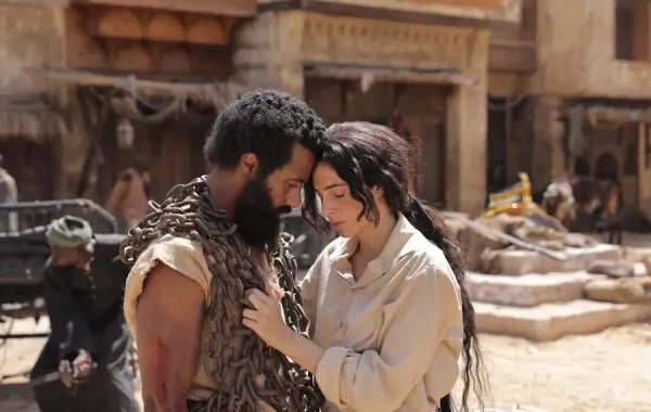 رزان جمال ومحمد رمضان بكواليس فيلم أسد- الصورة من المركز الصحفي للشركة المنتجة