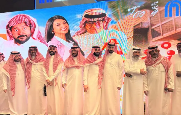 سعيد صالح وفريق عمل قشموع وجانب من الحضور- الصورة  خاصة بسيدتي من تصوير زكية البلوشي