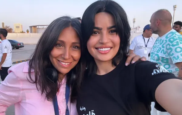 ميلا الزهراني وهيفاء المنصور في كواليس فيلم المجهولة -الصورة من صفحة ميلا على منصة إكس