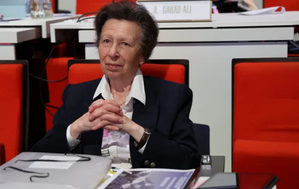 الأميرة آن في باريس (Princess Anne in Paris). مصدر الصورة: Ludovic MARIN / AFP