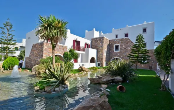 ناكسوس ريزورت بيتش -الصورة من صفحة naxos_resort الرسمية على إنستغرام