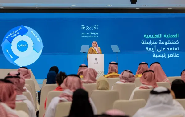  وزير التعليم السعودي يوسف بن عبدالله البنيان خلال المؤتمر الصحفي الحكومي - الصورة من حساب وزارة التعليم السعودية على إكس
