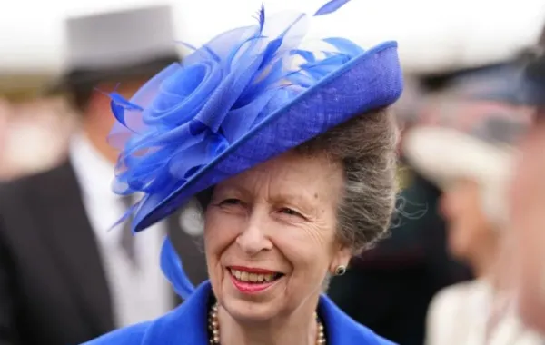 الأميرة آن في قصر هوليرود هاوس في إدنبرة، أسكتلندا (Princess Anne at the Palace of Holyroodhouse in Edinburgh, Scotland). مصدر الصورة: Jane Barlow / POOL / AFP