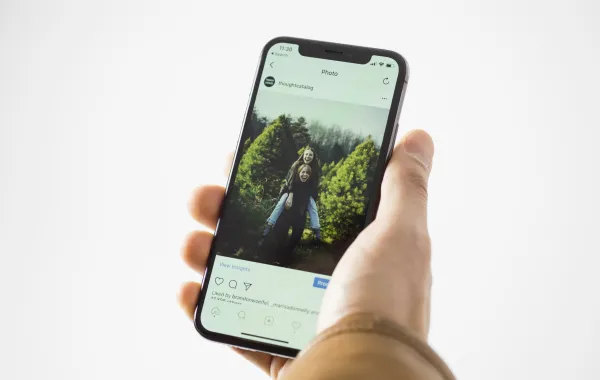  مستخدمو الإصدار التجريبي من "iOS 26" وجدوا أنها متوفرة فقط على الأجهزة التي تدعم ميزات الذكاء الاصطناعي من أبل 