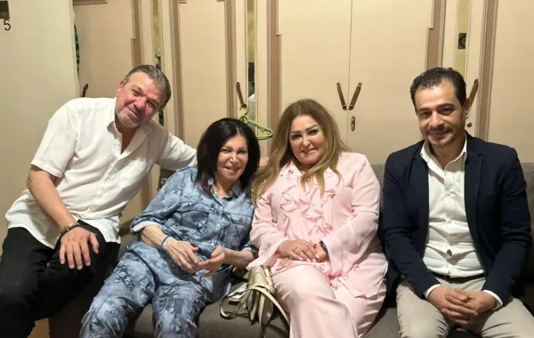 وفد من وزارة الثقافة ونقابة الممثلين يزور الفنانة نجوى فؤاد - الصورة من المركز الإعلامي للنقابة