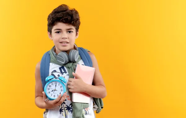 صورة لطفل يستعد للعام الجديد