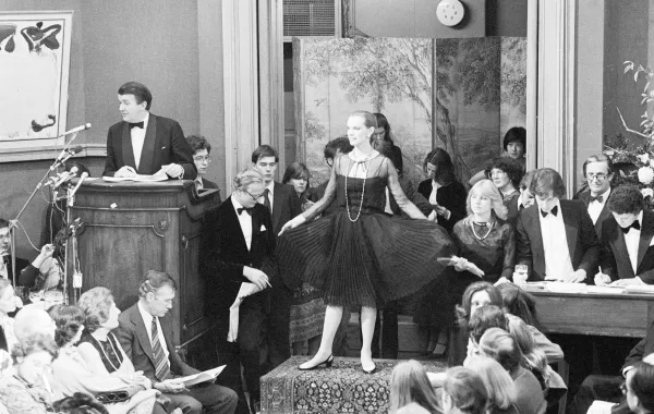 عرض فستان Little Black Dress الشهير - (مصدر الصورة Getty images)