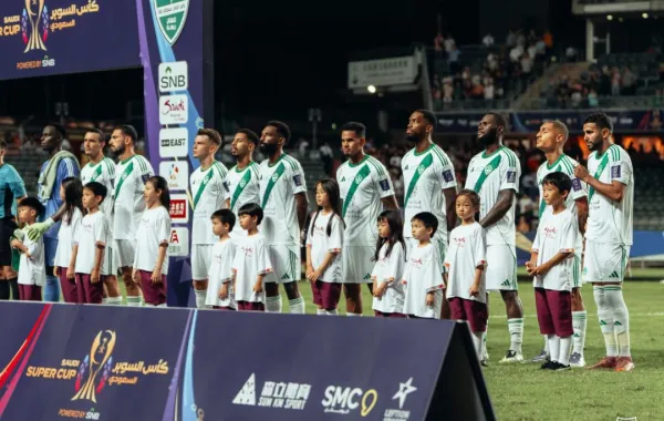 فريق النادي الأهلي خلال لقائه مع القادسية 