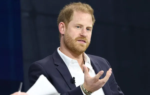 الأمير هاري في حفل موسيقى الجاز في مركز لينكولن في مدينة نيويورك (Prince Harry at Jazz at Lincoln Center in New York City). مصدر الصورة: Michael M. Santiago/Getty Images/AFP